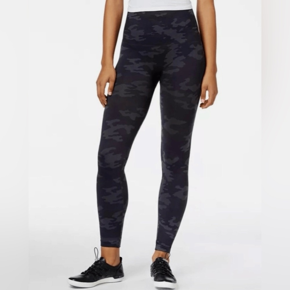 SPANX Seamless Black Camo Women’s Leggings Size Large Shape Wear Athleisure Gym